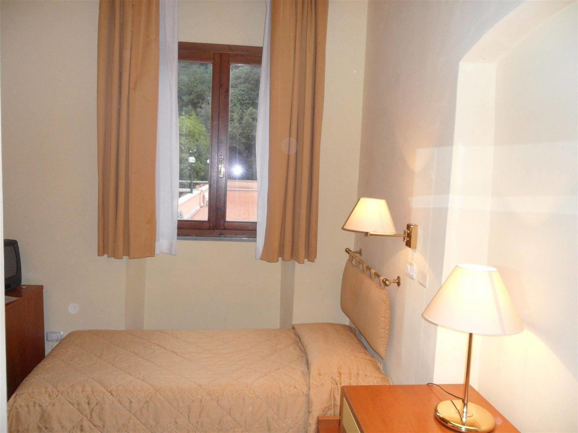 Hotel La Vedetta Livorno Dış mekan fotoğraf
